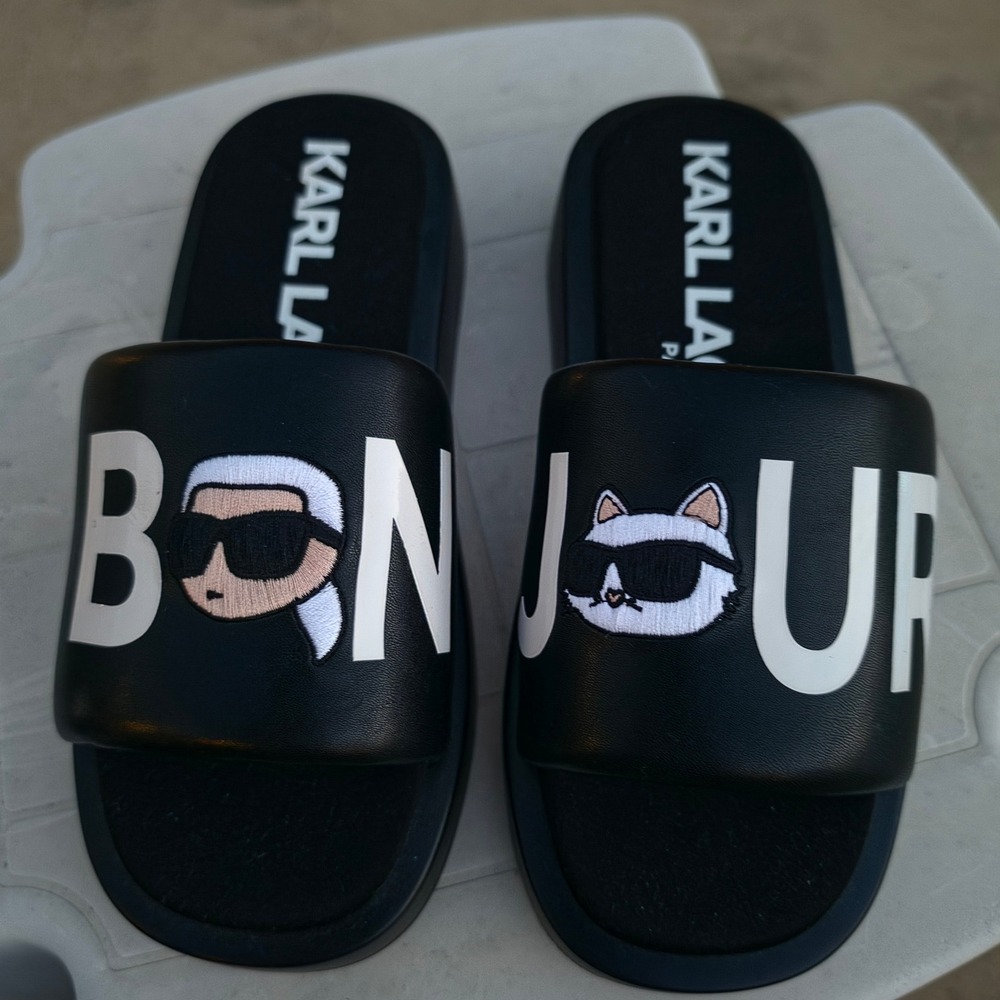 NWOT Karl Lagerfeld Paris Opal Cat Bonjour Blk Platform Slide Sandal Women 7.5M